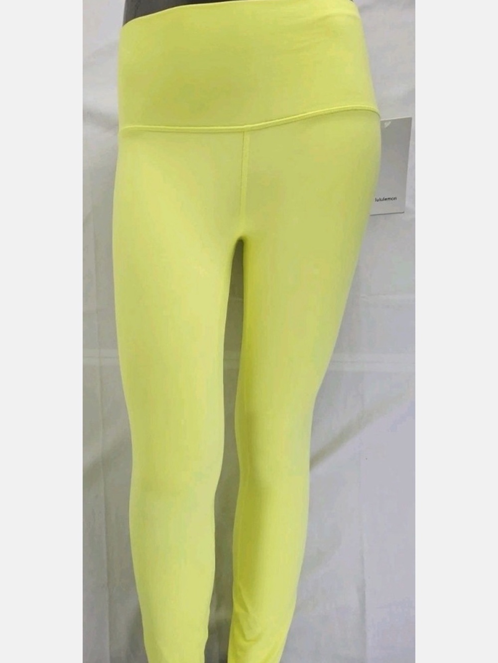 NWT Lululemon Electric Yellow 25” seam Align Leggings. Size 6